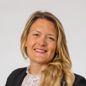 Mme Virginie Kowalczyk